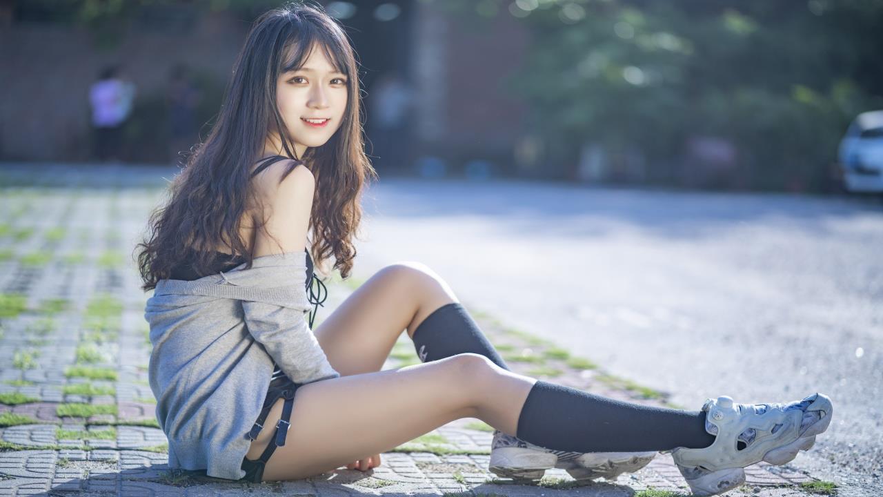这个女孩的生活:  用艺术点亮世界，在黑暗中寻找光明