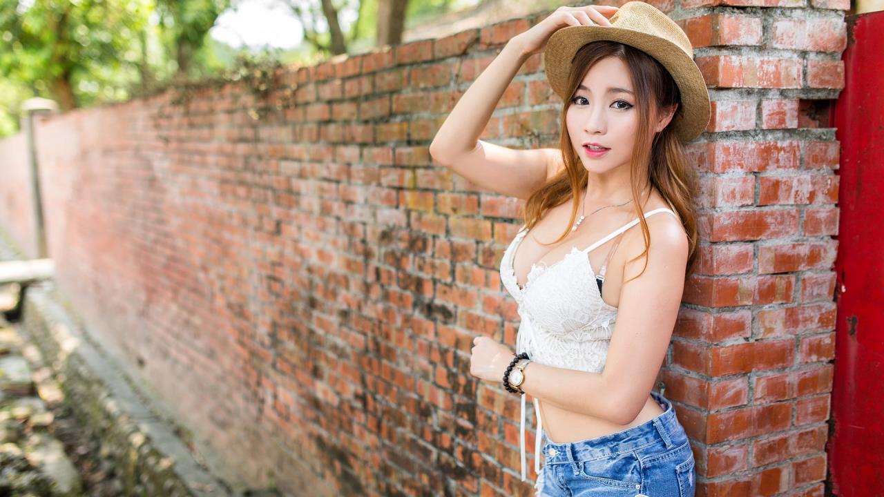 黄色片人: 影响青年心理与价值观的潜在因素
